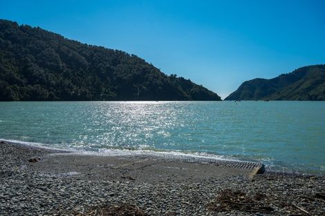 Photo of property in 27 The Parade, Okiwi Bay, French Pass, 7193