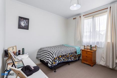 Photo of property in 9 Rerewai Place, Kelston, Auckland, 0602