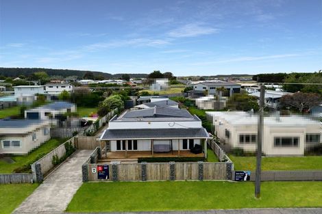 Photo of property in 51 Nash Parade, Foxton Beach, Foxton, 4815