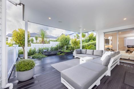 Photo of property in 32 Celestial Crescent, Orewa, 0931