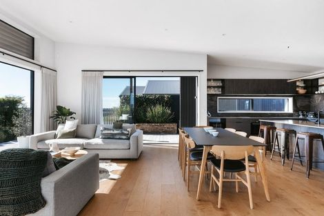 Photo of property in 22 Stingray Drive, Omokoroa, 3114