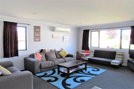 Photo of property in 3a Oxford Crescent, Ebdentown, Upper Hutt, 5018