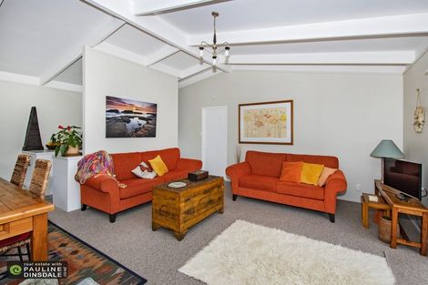 Photo of property in 76 George Street, Hikurangi, 0114