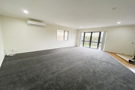 Photo of property in 23 Baverstock Road, Flat Bush, Auckland, 2016