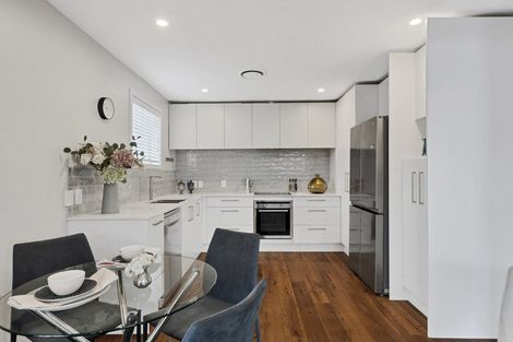 Photo of property in 2/6 Timbertop Lane, Saint Martins, Christchurch, 8022