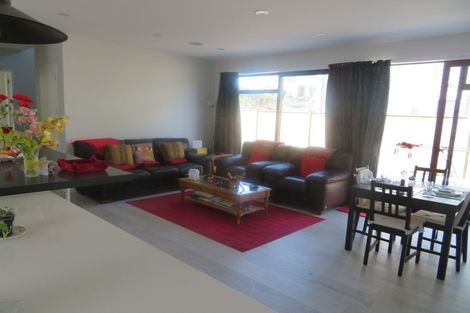 Photo of property in 127 Colonial Drive, Silverdale, 0932