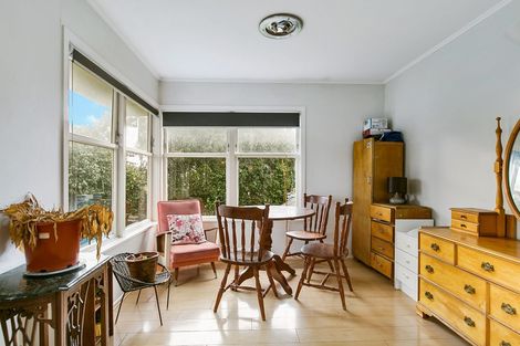 Photo of property in 59 Divich Avenue, Te Atatu South, Auckland, 0610