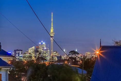 Photo of property in 8 Coronation Street, Belmont, Auckland, 0622