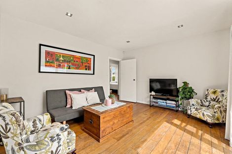 Photo of property in 15 Range View Road, Mount Albert, Auckland, 1025