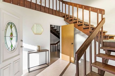 Photo of property in 36 Sunset Road, Unsworth Heights, Auckland, 0632