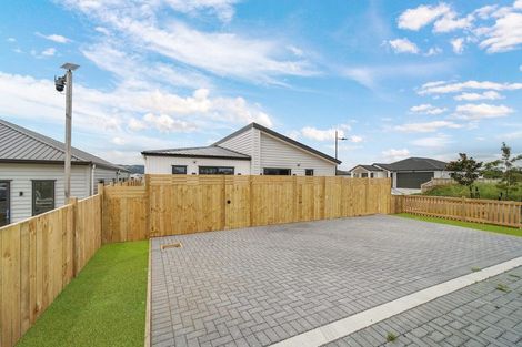 Photo of property in 20 Ihi Place, Karaka, 2578