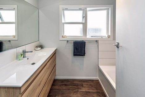 Photo of property in 8a Kings Avenue, Gonville, Whanganui, 4501