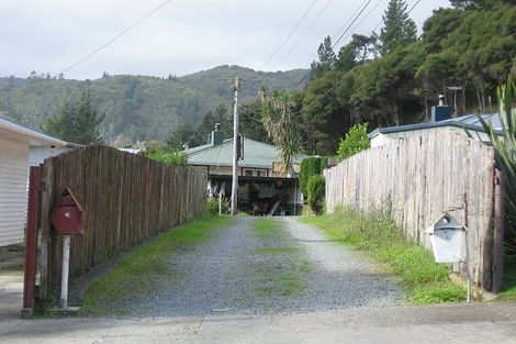 Photo of property in 6 Shackleton Grove, Stokes Valley, Lower Hutt, 5019