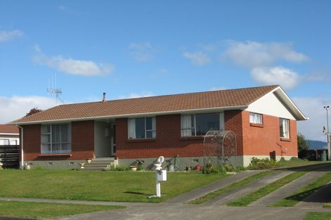 Photo of property in 18 Kinross Street, Levin, 5510