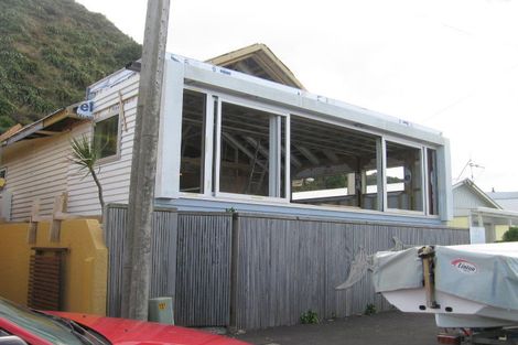 Photo of property in 175 Breaker Bay Road, Breaker Bay, Wellington, 6022