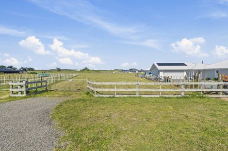 Photo of property in 16 Mowhia Grove, Waitarere, Levin, 5510