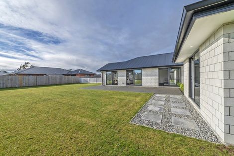 Photo of property in 10 Merino Crescent, Kirwee, 7571