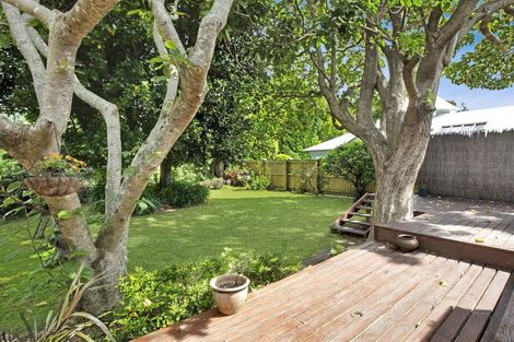 Photo of property in 17 Sunny Glen, Waikanae, 5036