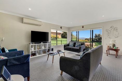 Photo of property in 13 Greenstone Place, Aotea, Porirua, 5024