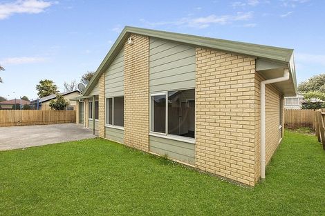 Photo of property in 2/24 Horlicks Place, Randwick Park, Auckland, 2105