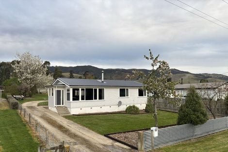 Photo of property in 30 Durham Street, Tapanui, 9522