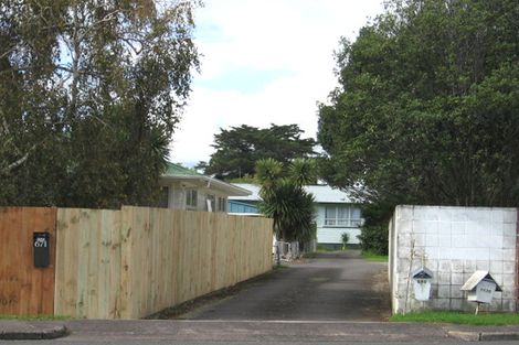Photo of property in 1/667 Te Atatu Road, Te Atatu Peninsula, Auckland, 0610