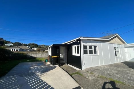 Photo of property in 12 Beauchamp Street, Tawa, Wellington, 5028