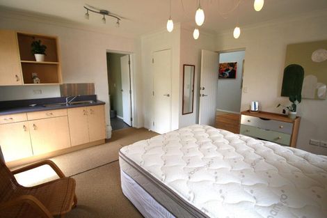 Photo of property in 16 La Lena Grove, Fitzherbert, Palmerston North, 4410