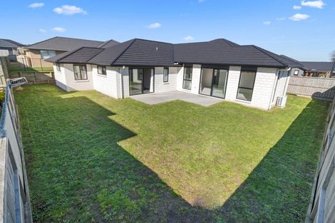 Photo of property in 16 Faber Place, Rototuna North, Hamilton, 3210