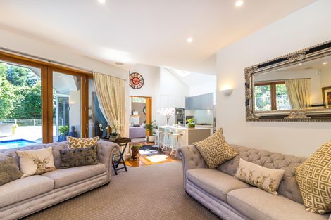 Photo of property in 5 Cameron Drive, Acacia Bay, Taupo, 3385