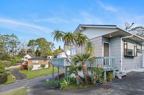 Photo of property in 1/3 Glenvale Place, Totara Vale, Auckland, 0629