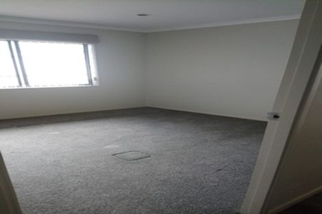 Photo of property in 8 Carisbrook Crescent, Papakura, 2110