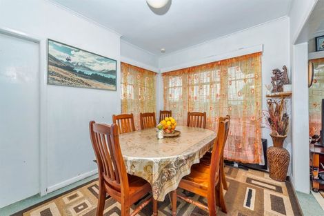 Photo of property in 4168 Great North Road, Glendene, Auckland, 0602