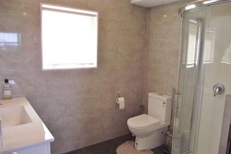 Photo of property in 10 Mcclintock Road, Massey, Auckland, 0614