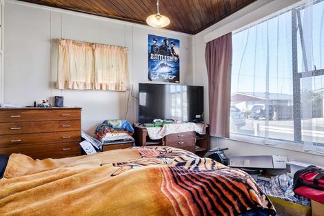 Photo of property in 10 Osmond Street, South Dunedin, Dunedin, 9012