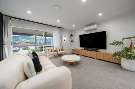 Photo of property in 73 Taylor Terrace, Tawa, Wellington, 5028