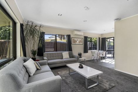 Photo of property in 17a Wairere Grove, Paraparaumu, 5032