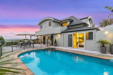 Photo of property in 2 Puriri Place, Sandspit, Warkworth, 0982