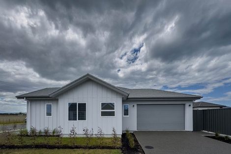 Photo of property in 102 Eriksen Road, Te Awa, Napier, 4110