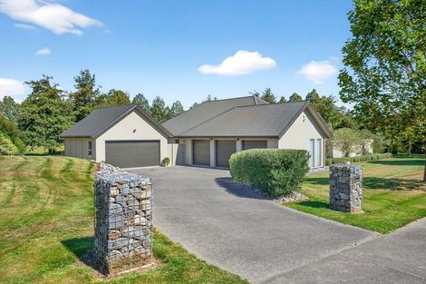 Photo of property in 10 Fairway Drive, Martinborough, 5711