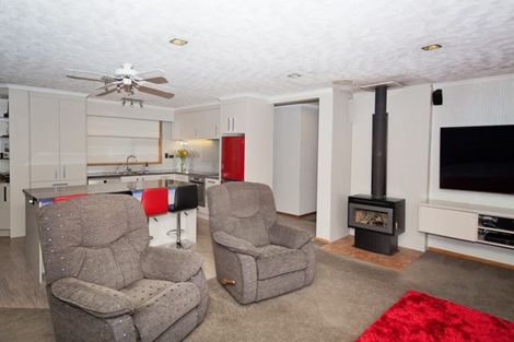 Photo of property in 122 Ashworth Street, Alexandra, 9320