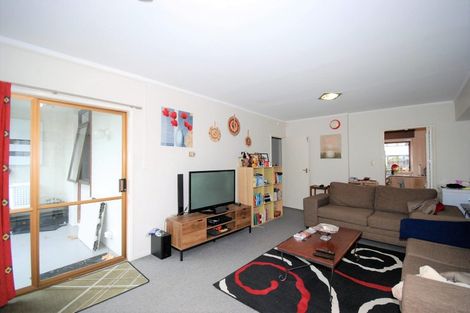 Photo of property in 2/56 Ferndale Road, Mount Wellington, Auckland, 1060