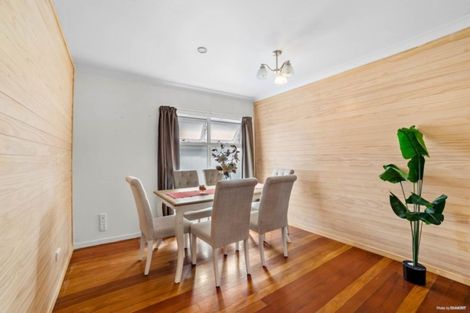 Photo of property in 1/523 Glenfield Road, Glenfield, Auckland, 0629