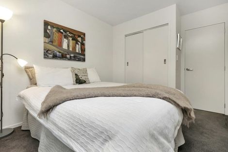 Photo of property in 150a Glenfield Road, Birkenhead, Auckland, 0626