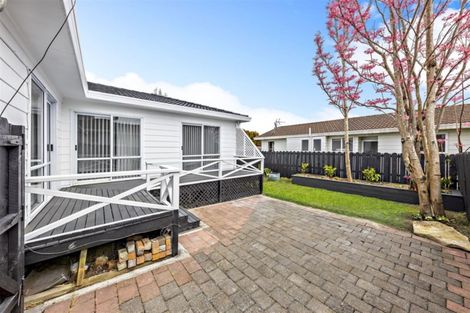 Photo of property in 2/36 Taitimu Drive, Weymouth, Auckland, 2103