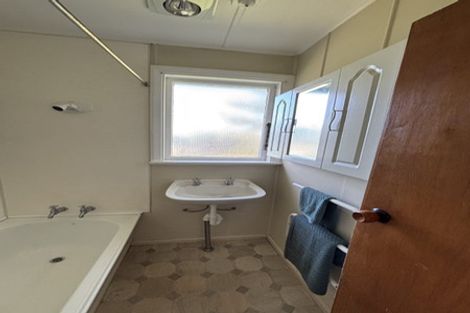 Photo of property in 37 Lambeth Crescent, Redwood, Christchurch, 8051