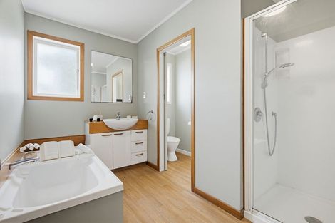 Photo of property in 4 Rathgar Road, Henderson, Auckland, 0610