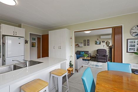 Photo of property in 2/507 Eastbourne Street East, Hastings, 4122