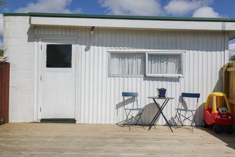 Photo of property in 116 Woodglen Road, Glen Eden, Auckland, 0602