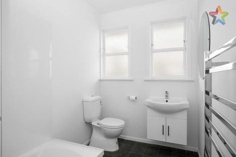 Photo of property in 5 Balmain Street, Newlands, Wellington, 6037